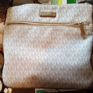 Woman's purse LikeNew
